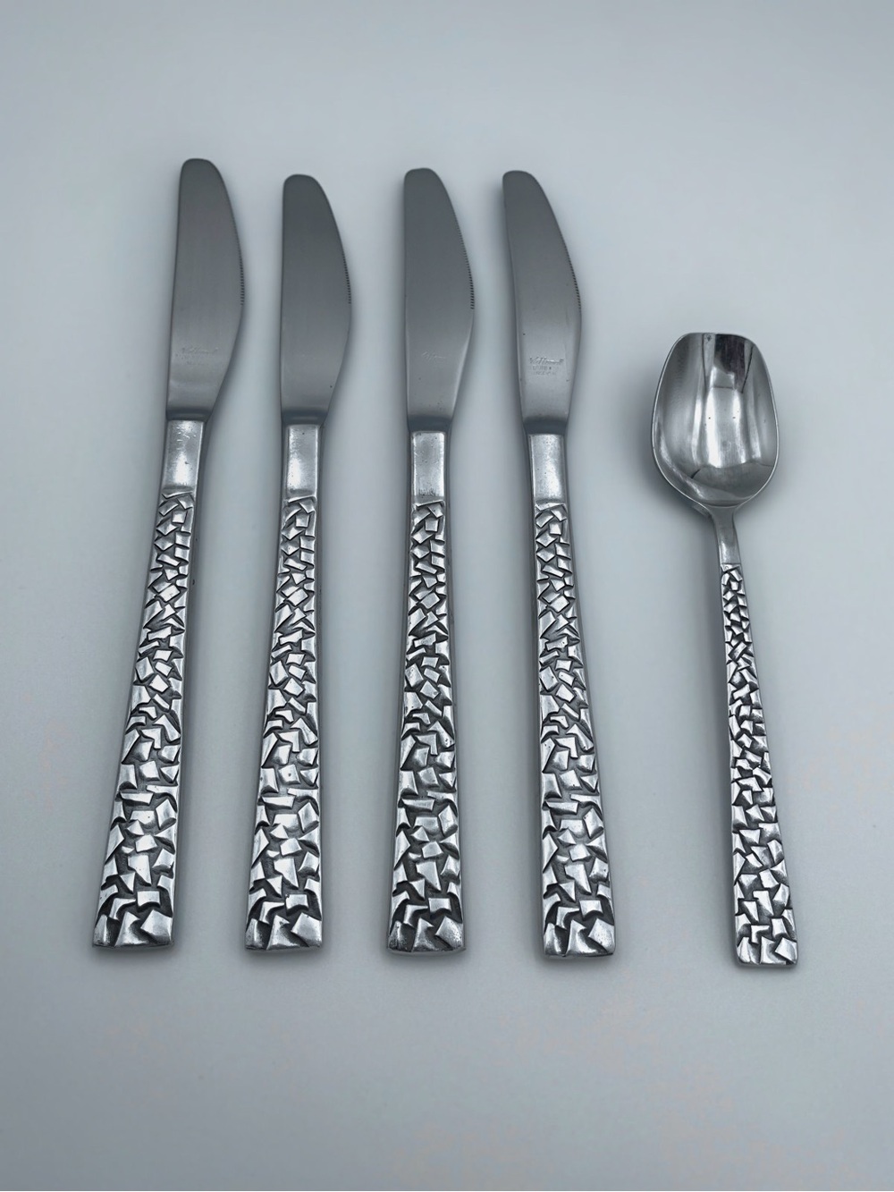 Vintage National Silver PAMPLONA 4 Stainless Steel Dinner Knives & Sugar Spoon